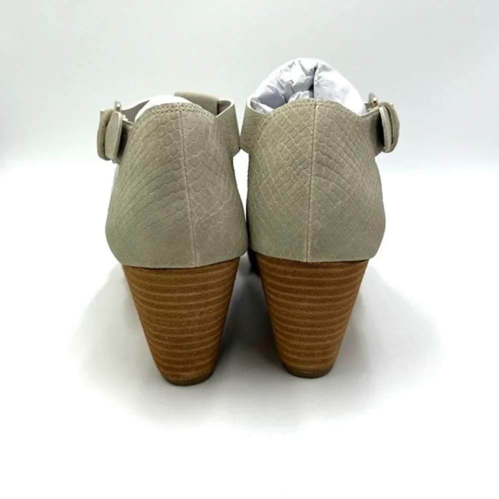 NEW Dr Scholls Womens Size 7.5 Light Gray Cream Snakeskin‎ Wedges Sandals Shoes